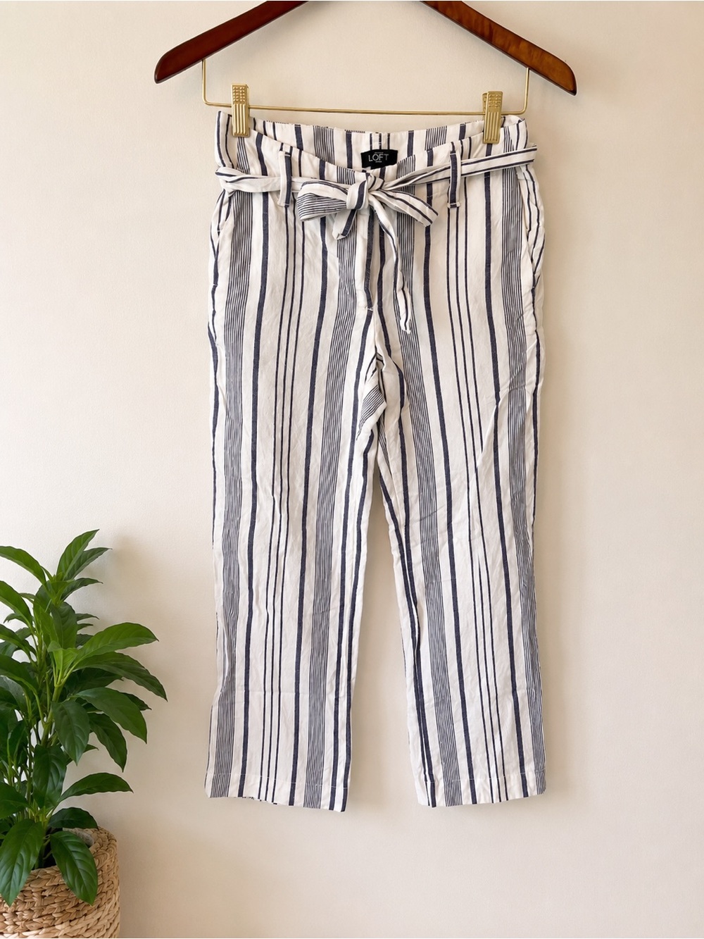LOFT Striped Linen Blend Paperbag Waist Cropped Pants Size 00P